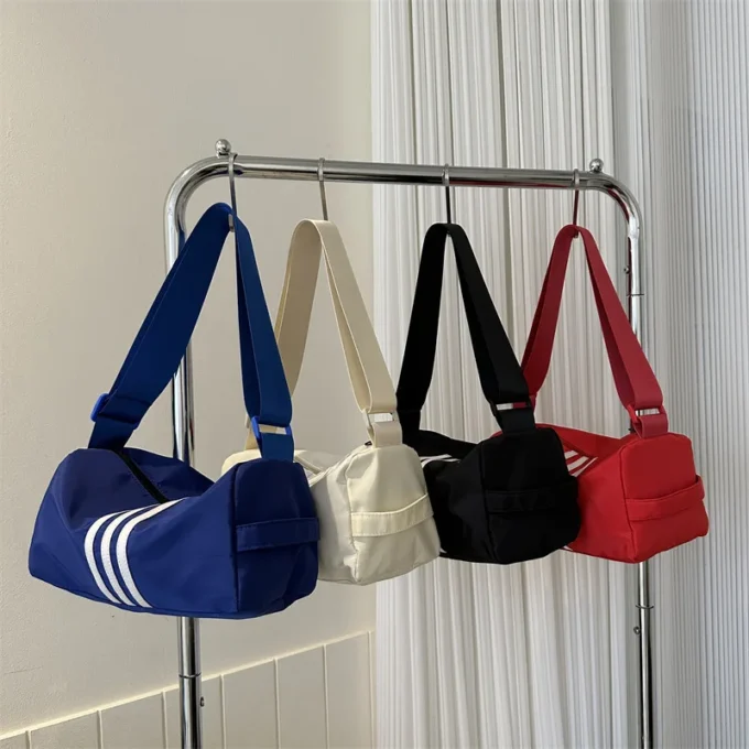 Fashionable sports and fitness bag short distance travel pillow bag casual wide shoulder strapcrossbody bag lightweight storage