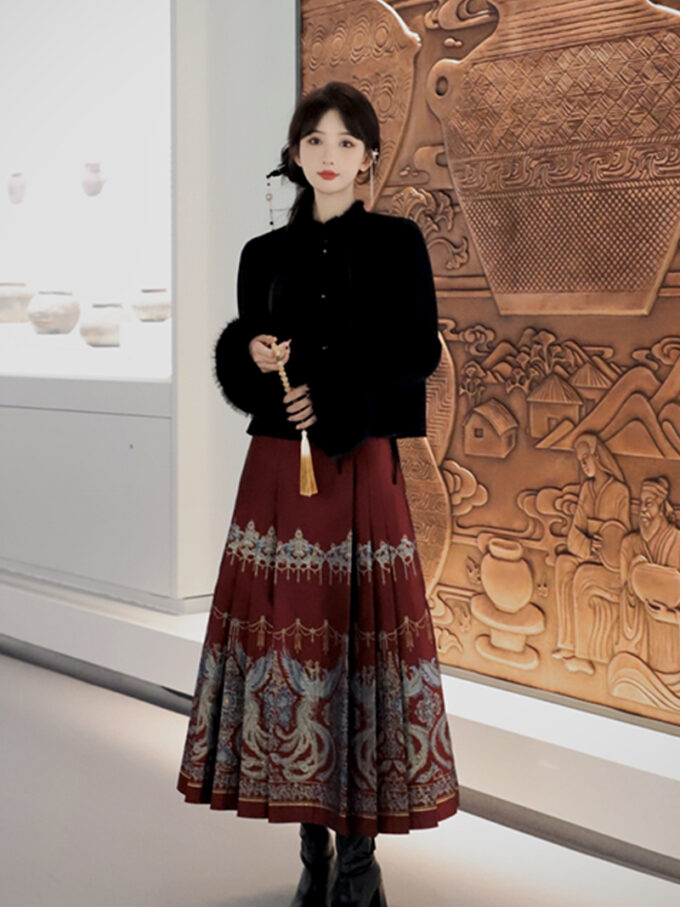 New Chinese style buttoned quilted jacket + red horse-faced skirt New Year two-piece suit