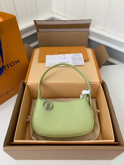 Louis Vuitton 23 New MINI MOON Handbag M82425 Top QualitySize:20.5*11*5cm