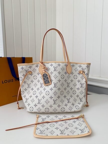 Louis Vuitton Neverfull medium handbagM24905Size: 31*28*14cm