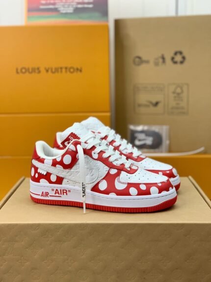 LOUIS VUITTON x NIKE AIR FORCE 1 Sn eaker