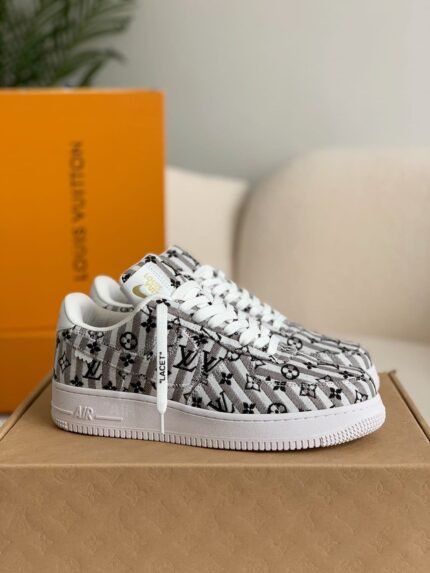 LOUIS VUITTON x NIKE AIR FORCE 1 SNEAKER