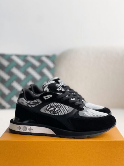 LOUIS VUITTON SNEAKER