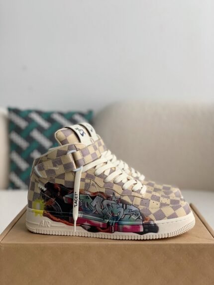 LOUIS VUITTON X NIKE AIR FORCE 1 high Sneaker