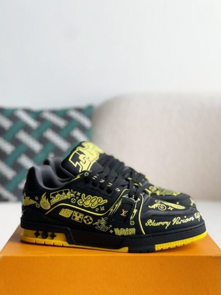 LOUIS VUITTON SNEAKER