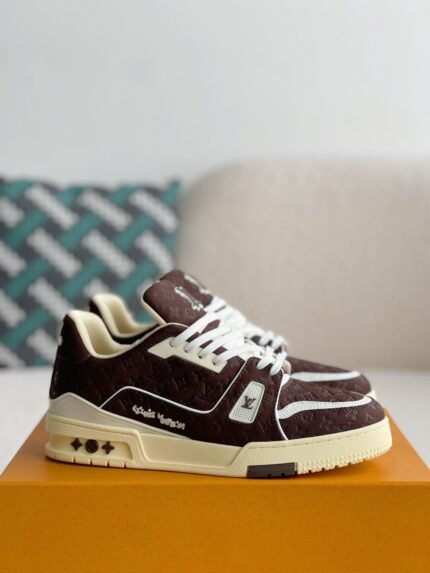 LOUIS VUITTON SNEAKER