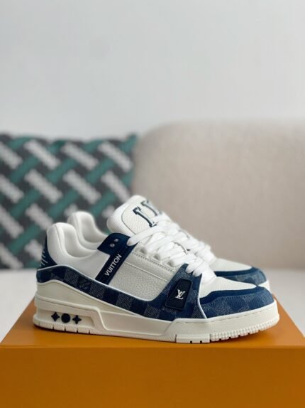LOUIS VUITTON SNEAKER