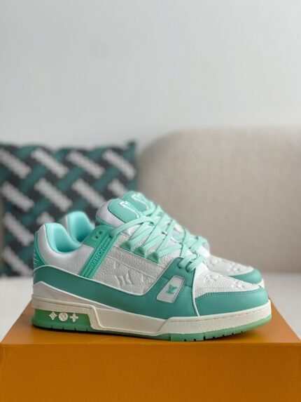 LOUIS VUITTON SNEAKER