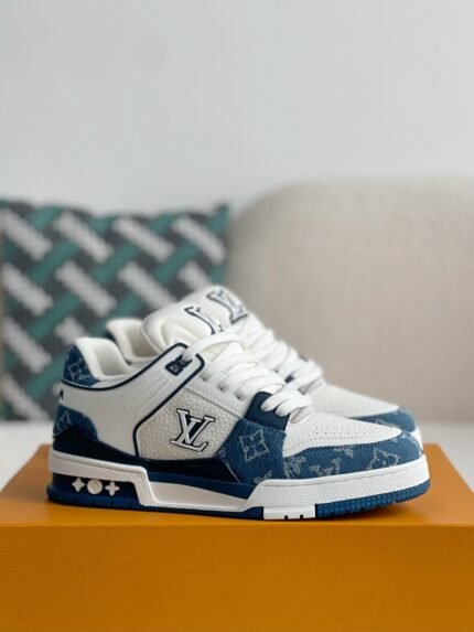 LOUIS VUITTON SNEAKER