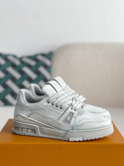 LOUIS VUITTON SNEAKER