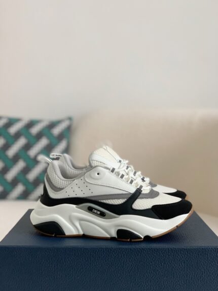 DlOR Classic B22 Clunky Sneaker