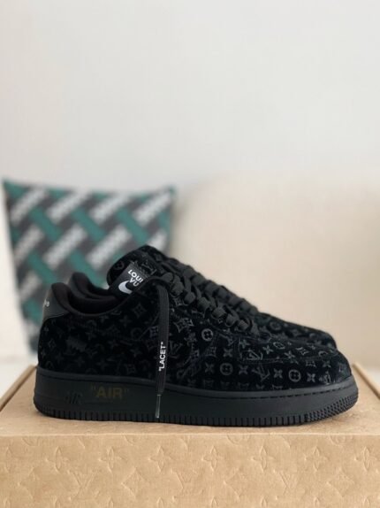 LOUIS VUITTON x NIKE AIR FORCE 1 Sneaker