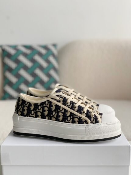 DIOR HIGH LEVEL B27 Sneaker