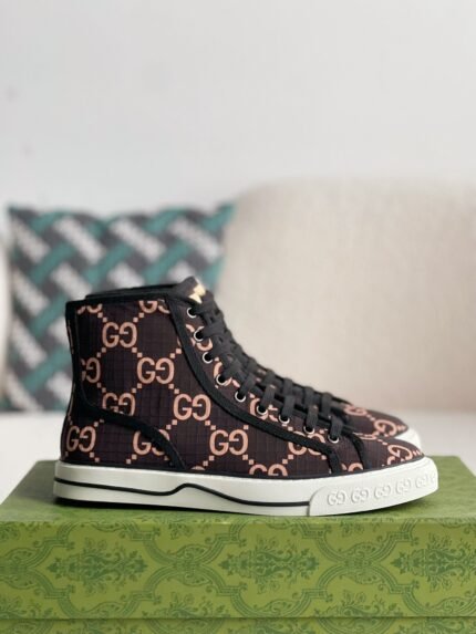 Gucci High-top shoes