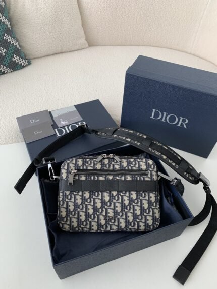 DIOR Men's SAFARl Messenger Bag, Top QualitySize: 22*15*6cm