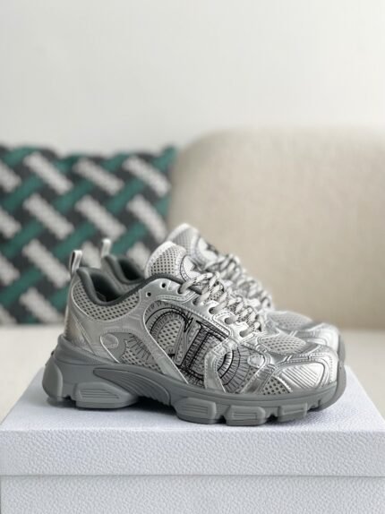 DlOR Running Sneakers