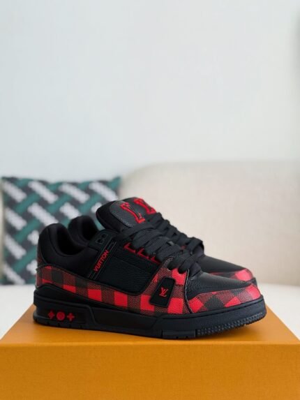 LOUIS VUITTON TRAINER SNEAKERS