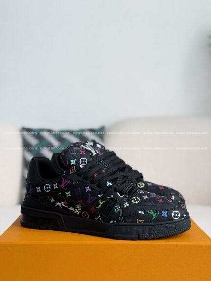 LOUIS VUITTON SNEAKER