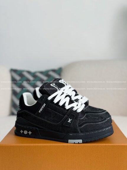LOUIS VUITTON TRAINER SNEAKERS