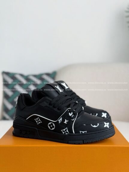 LOUIS VUITTON TRAINER SNEAKERS