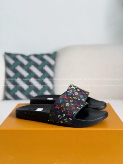 LOUIS VUITTON SLIPPERS