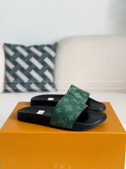 LOUIS VUITTON SLIPPERS