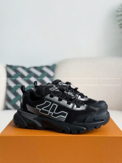 LOUIS VUITTON RUNNER TATIC CASUAL SHOES