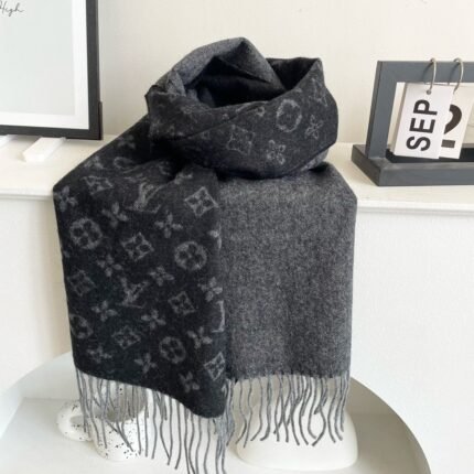 Louis Vuitton Men's Cashmere Black Scarf Size: 30*180cm