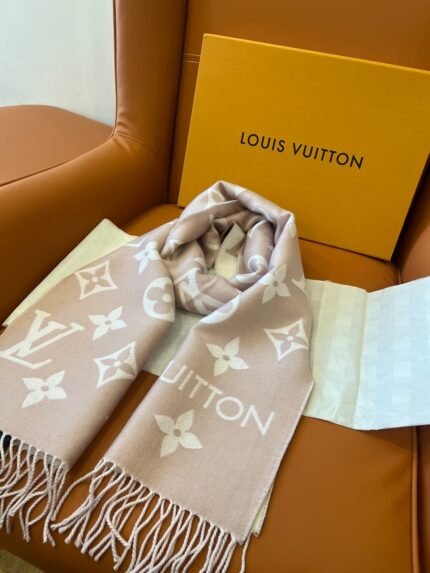 Louis Vuitton pink 100% wool scarf with electronic security chip Size: 186 * 34 cm