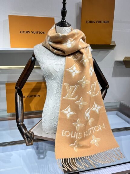 Louis Vuitton 100% wool orange shawl scarf Size: 34*180cm
