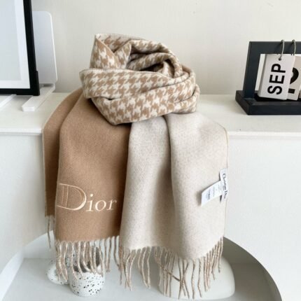 Dior scarf Size: 32*180cm