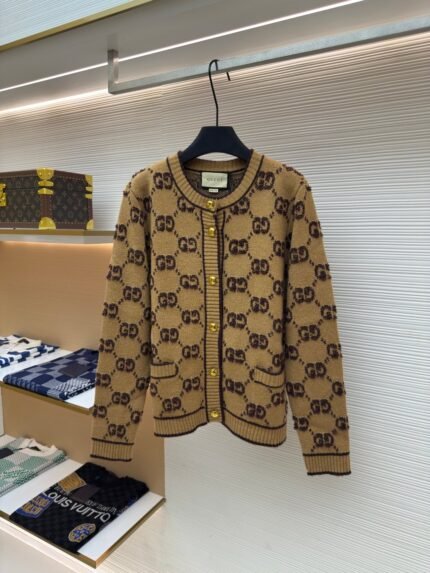 Gucci off loop G-letter cardigan